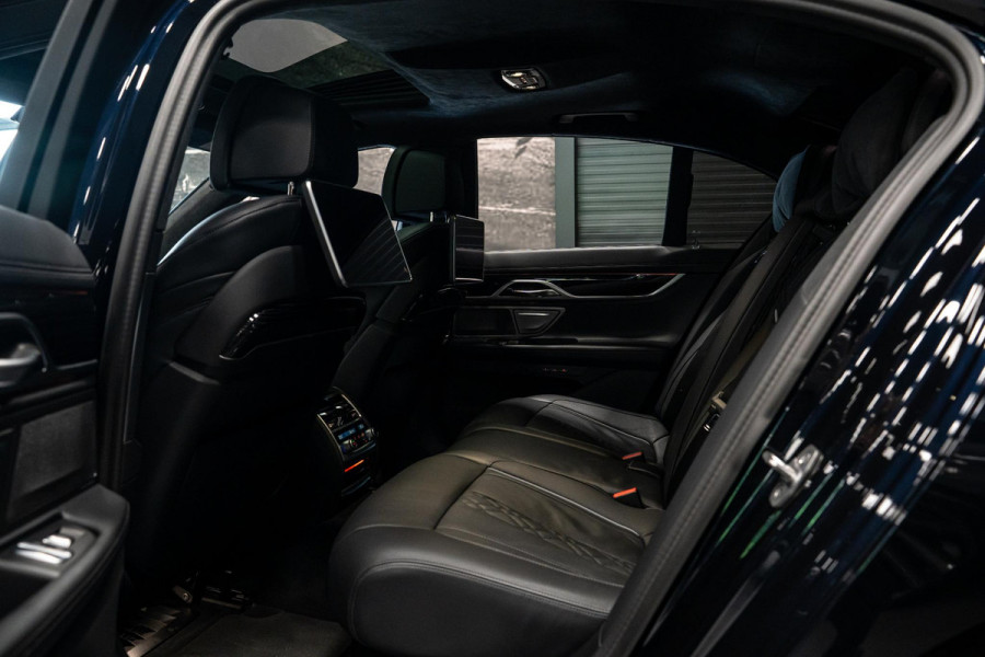 BMW 7 Serie 740d xDrive High Executive *M-Sport / Actieve-Besturing / Stoelventilatie / Entertainment-Achter / Alcantara-Hemel / Harman Kardon / Panorama*