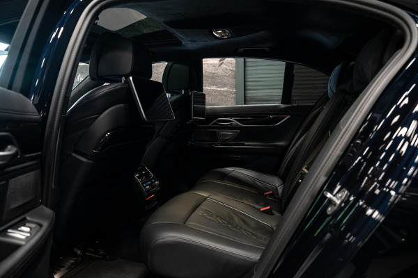 BMW 7 Serie 740d xDrive High Executive *M-Sport / Actieve-Besturing / Stoelventilatie / Entertainment-Achter / Alcantara-Hemel / Harman Kardon / Panorama*