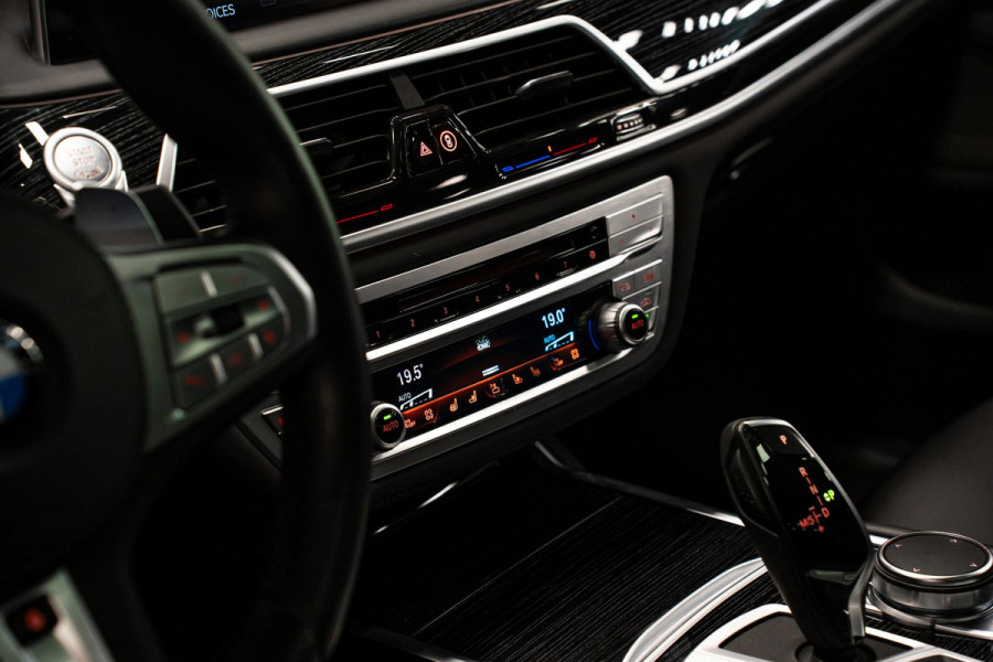 BMW 7 Serie 740d xDrive High Executive *M-Sport / Actieve-Besturing / Stoelventilatie / Entertainment-Achter / Alcantara-Hemel / Harman Kardon / Panorama*