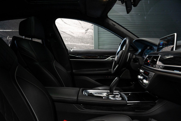 BMW 7 Serie 740d xDrive High Executive *M-Sport / Actieve-Besturing / Stoelventilatie / Entertainment-Achter / Alcantara-Hemel / Harman Kardon / Panorama*
