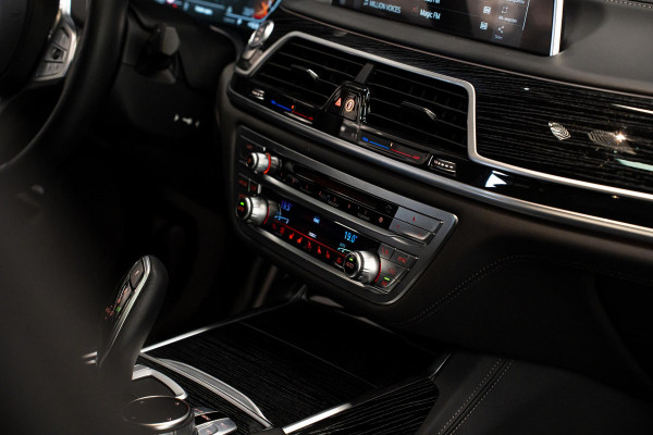 BMW 7 Serie 740d xDrive High Executive *M-Sport / Actieve-Besturing / Stoelventilatie / Entertainment-Achter / Alcantara-Hemel / Harman Kardon / Panorama*