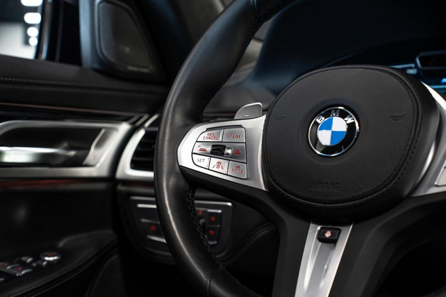 BMW 7 Serie 740d xDrive High Executive *M-Sport / Actieve-Besturing / Stoelventilatie / Entertainment-Achter / Alcantara-Hemel / Harman Kardon / Panorama*