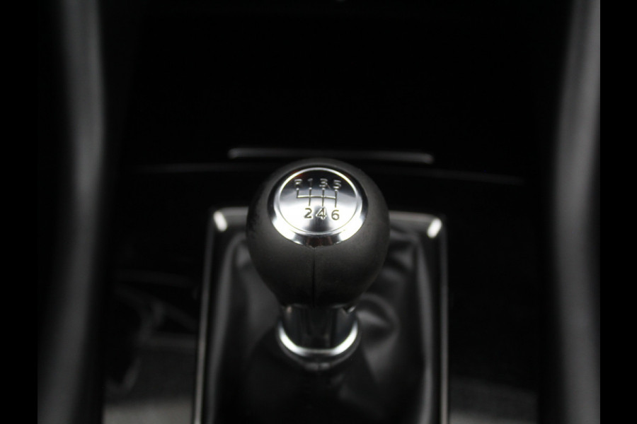 Mazda 3 2.0 e-SkyActiv-G M Hybrid 122 Comfort CAMERA | CARPLAY | ADAPCRUISE | LMV18 | HEAD-UP | LED | DAB | CLIMATE | NAVI | STOEL/STUUR