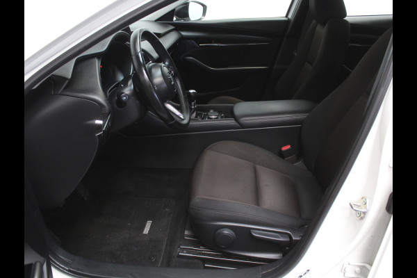 Mazda 3 2.0 e-SkyActiv-G M Hybrid 122 Comfort CAMERA | CARPLAY | ADAPCRUISE | LMV18 | HEAD-UP | LED | DAB | CLIMATE | NAVI | STOEL/STUUR