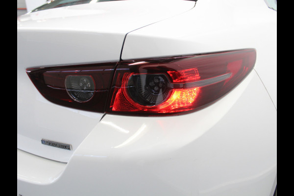 Mazda 3 2.0 e-SkyActiv-G M Hybrid 122 Comfort CAMERA | CARPLAY | ADAPCRUISE | LMV18 | HEAD-UP | LED | DAB | CLIMATE | NAVI | STOEL/STUUR