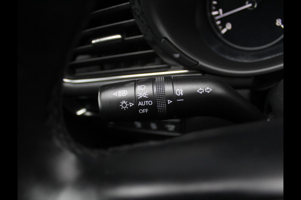 Mazda 3 2.0 e-SkyActiv-G M Hybrid 122 Comfort CAMERA | CARPLAY | ADAPCRUISE | LMV18 | HEAD-UP | LED | DAB | CLIMATE | NAVI | STOEL/STUUR