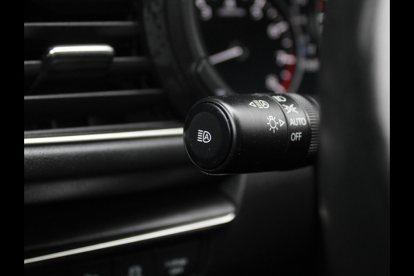 Mazda 3 2.0 e-SkyActiv-G M Hybrid 122 Comfort CAMERA | CARPLAY | ADAPCRUISE | LMV18 | HEAD-UP | LED | DAB | CLIMATE | NAVI | STOEL/STUUR