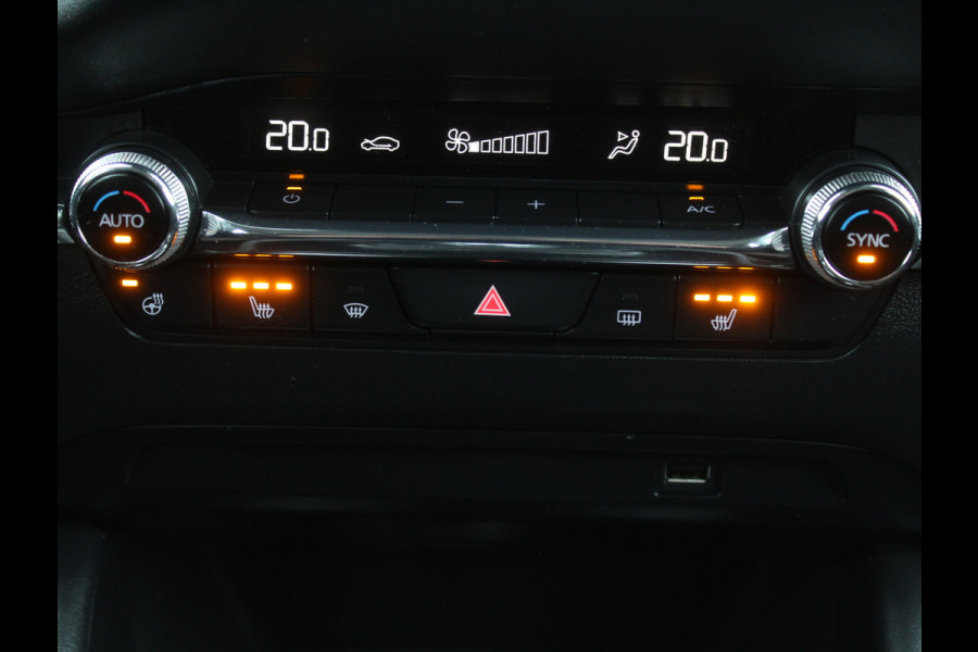 Mazda 3 2.0 e-SkyActiv-G M Hybrid 122 Comfort CAMERA | CARPLAY | ADAPCRUISE | LMV18 | HEAD-UP | LED | DAB | CLIMATE | NAVI | STOEL/STUUR