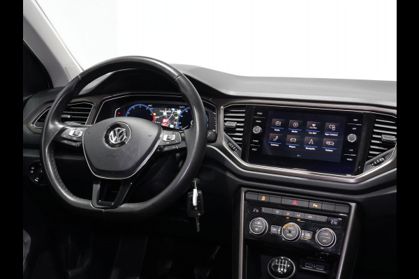 Volkswagen T-Roc 1.0 TSI Style | Trekhaak | Panorama | Full-LED | Navi