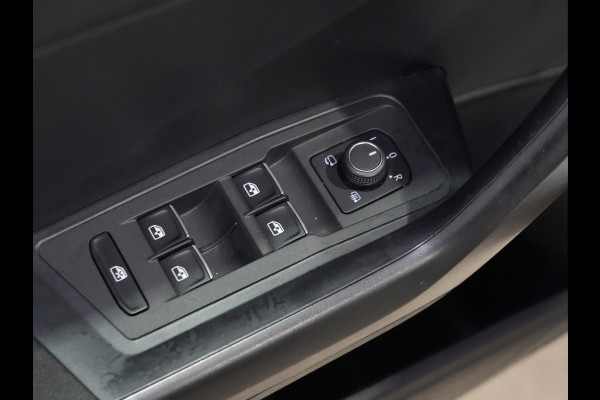 Volkswagen T-Roc 1.0 TSI Style | Trekhaak | Panorama | Full-LED | Navi