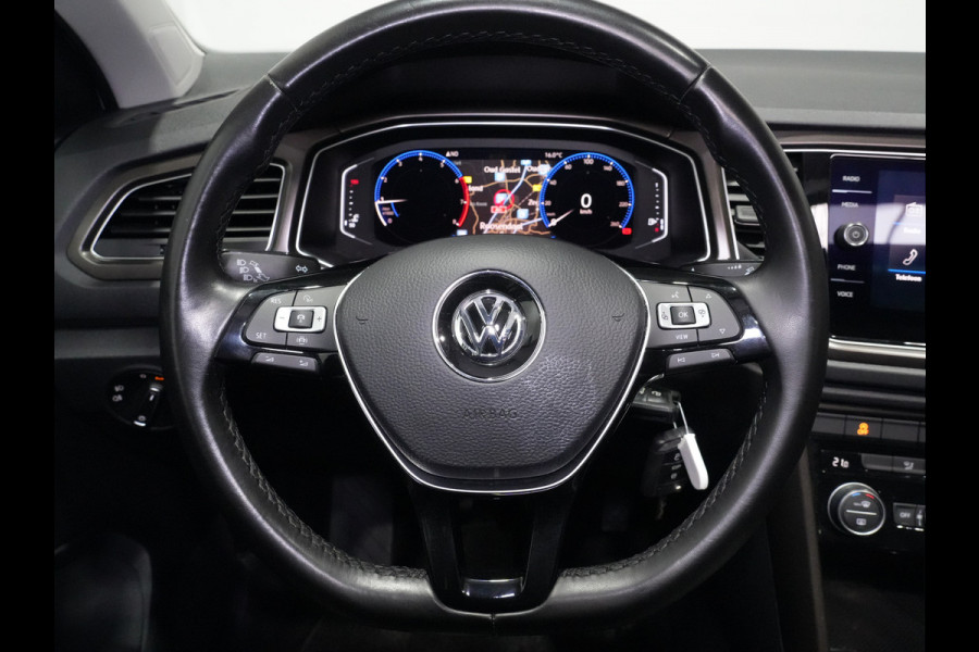 Volkswagen T-Roc 1.0 TSI Style | Trekhaak | Panorama | Full-LED | Navi