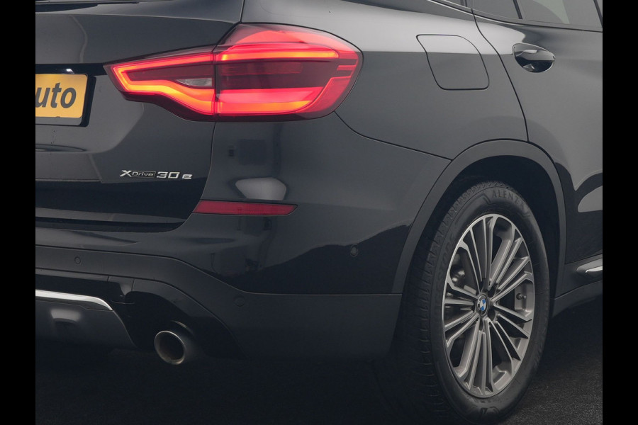 BMW X3 xDrive30e Luxury Line PHEV 293pk Dealer O.H. | Head Up | 360 Camera | Lederen Sportstoelen Ventilatie & Memory | Sfeerverlichting | Keyless | Blis | Stoelen &Stuur Verwarmd | Hifi Audio | Apple Carplay | Navigatie | DAB | Plug In Hybrid |