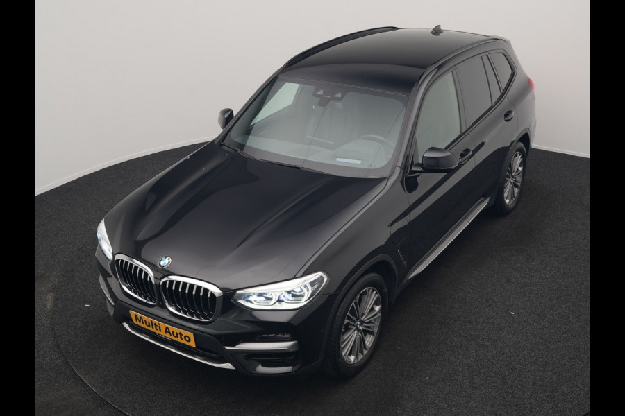 BMW X3 xDrive30e Luxury Line PHEV 293pk Dealer O.H. | Head Up | 360 Camera | Lederen Sportstoelen Ventilatie & Memory | Sfeerverlichting | Keyless | Blis | Stoelen &Stuur Verwarmd | Hifi Audio | Apple Carplay | Navigatie | DAB | Plug In Hybrid |