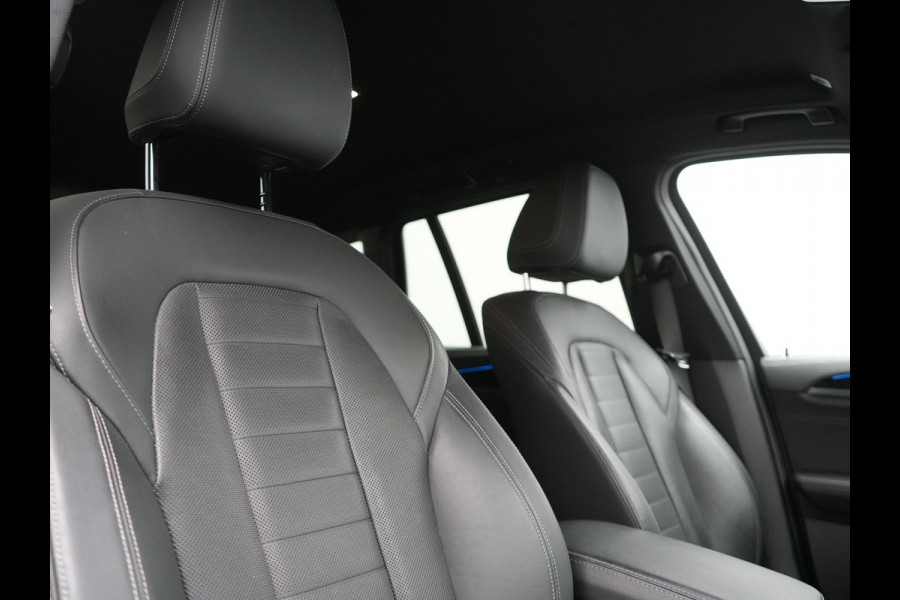 BMW X3 xDrive30e Luxury Line PHEV 293pk Dealer O.H. | Head Up | 360 Camera | Lederen Sportstoelen Ventilatie & Memory | Sfeerverlichting | Keyless | Blis | Stoelen &Stuur Verwarmd | Hifi Audio | Apple Carplay | Navigatie | DAB | Plug In Hybrid |