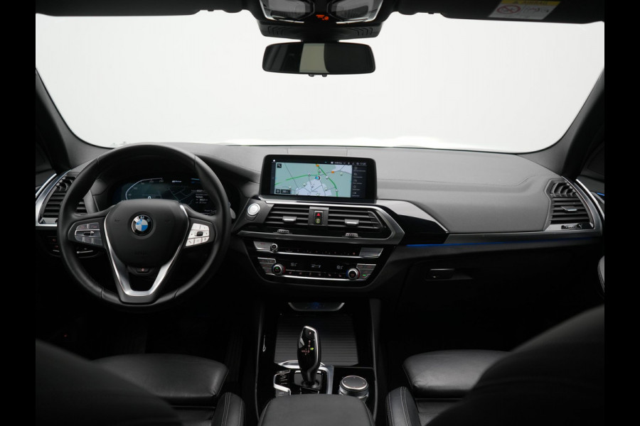 BMW X3 xDrive30e Luxury Line PHEV 293pk Dealer O.H. | Head Up | 360 Camera | Lederen Sportstoelen Ventilatie & Memory | Sfeerverlichting | Keyless | Blis | Stoelen &Stuur Verwarmd | Hifi Audio | Apple Carplay | Navigatie | DAB | Plug In Hybrid |