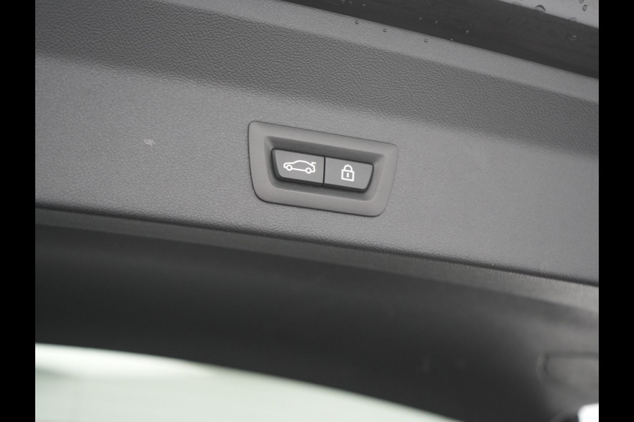 BMW X3 xDrive30e Luxury Line PHEV 293pk Dealer O.H. | Head Up | 360 Camera | Lederen Sportstoelen Ventilatie & Memory | Sfeerverlichting | Keyless | Blis | Stoelen &Stuur Verwarmd | Hifi Audio | Apple Carplay | Navigatie | DAB | Plug In Hybrid |