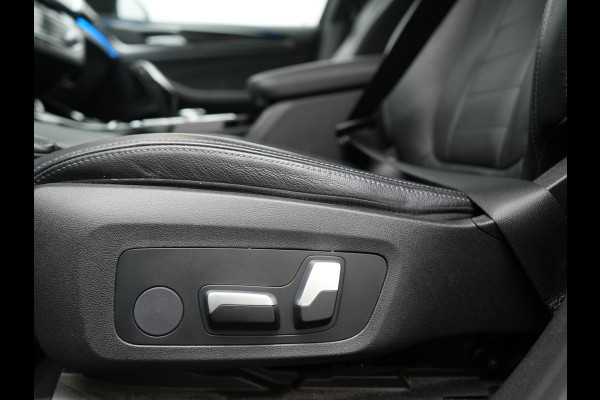 BMW X3 xDrive30e Luxury Line PHEV 293pk Dealer O.H. | Head Up | 360 Camera | Lederen Sportstoelen Ventilatie & Memory | Sfeerverlichting | Keyless | Blis | Stoelen &Stuur Verwarmd | Hifi Audio | Apple Carplay | Navigatie | DAB | Plug In Hybrid |
