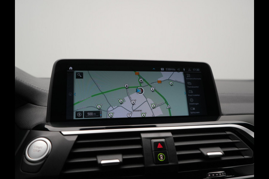 BMW X3 xDrive30e Luxury Line PHEV 293pk Dealer O.H. | Head Up | 360 Camera | Lederen Sportstoelen Ventilatie & Memory | Sfeerverlichting | Keyless | Blis | Stoelen &Stuur Verwarmd | Hifi Audio | Apple Carplay | Navigatie | DAB | Plug In Hybrid |