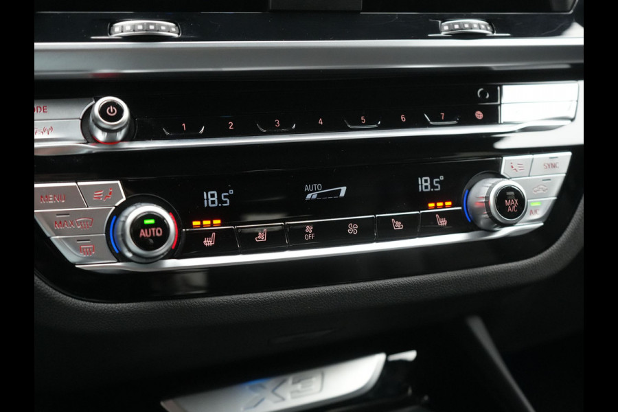 BMW X3 xDrive30e Luxury Line PHEV 293pk Dealer O.H. | Head Up | 360 Camera | Lederen Sportstoelen Ventilatie & Memory | Sfeerverlichting | Keyless | Blis | Stoelen &Stuur Verwarmd | Hifi Audio | Apple Carplay | Navigatie | DAB | Plug In Hybrid |