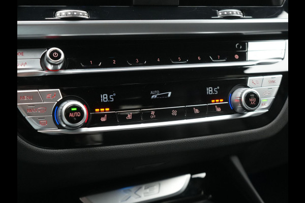 BMW X3 xDrive30e Luxury Line PHEV 293pk Dealer O.H. | Head Up | 360 Camera | Lederen Sportstoelen Ventilatie & Memory | Sfeerverlichting | Keyless | Blis | Stoelen &Stuur Verwarmd | Hifi Audio | Apple Carplay | Navigatie | DAB | Plug In Hybrid |