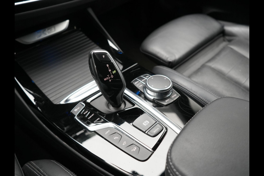 BMW X3 xDrive30e Luxury Line PHEV 293pk Dealer O.H. | Head Up | 360 Camera | Lederen Sportstoelen Ventilatie & Memory | Sfeerverlichting | Keyless | Blis | Stoelen &Stuur Verwarmd | Hifi Audio | Apple Carplay | Navigatie | DAB | Plug In Hybrid |