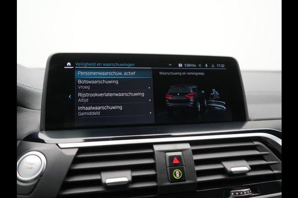 BMW X3 xDrive30e Luxury Line PHEV 293pk Dealer O.H. | Head Up | 360 Camera | Lederen Sportstoelen Ventilatie & Memory | Sfeerverlichting | Keyless | Blis | Stoelen &Stuur Verwarmd | Hifi Audio | Apple Carplay | Navigatie | DAB | Plug In Hybrid |