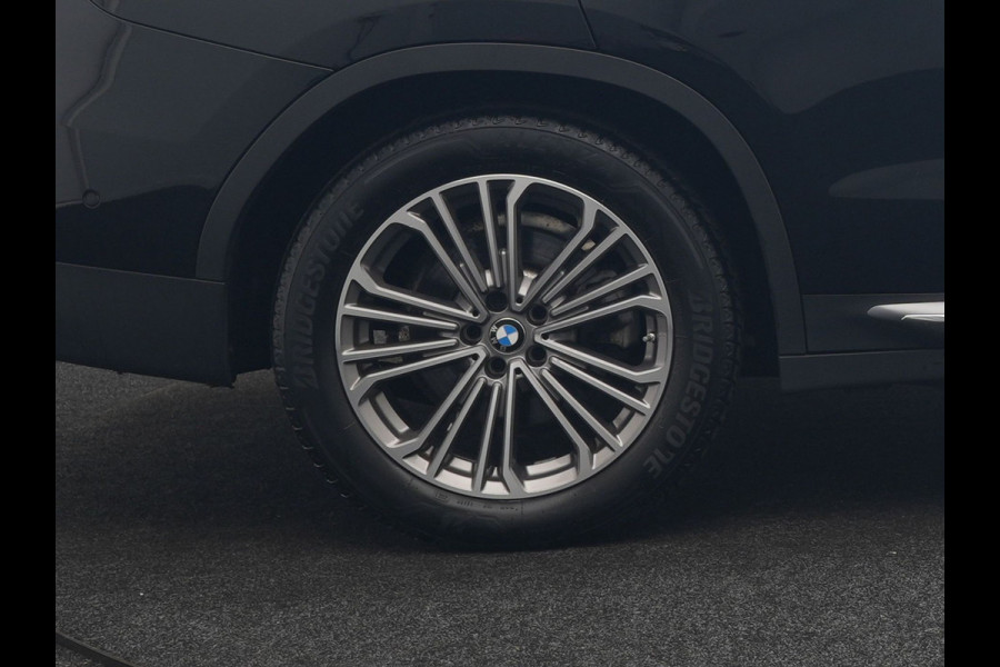 BMW X3 xDrive30e Luxury Line PHEV 293pk Dealer O.H. | Head Up | 360 Camera | Lederen Sportstoelen Ventilatie & Memory | Sfeerverlichting | Keyless | Blis | Stoelen &Stuur Verwarmd | Hifi Audio | Apple Carplay | Navigatie | DAB | Plug In Hybrid |