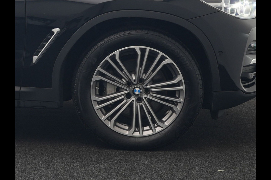 BMW X3 xDrive30e Luxury Line PHEV 293pk Dealer O.H. | Head Up | 360 Camera | Lederen Sportstoelen Ventilatie & Memory | Sfeerverlichting | Keyless | Blis | Stoelen &Stuur Verwarmd | Hifi Audio | Apple Carplay | Navigatie | DAB | Plug In Hybrid |