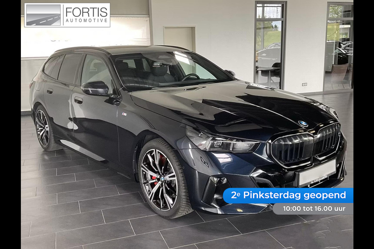 BMW 5 Serie Touring 540d xDrive M-SPORT Pro ** LED, PANORAMA, LEDER, 20-inch LMV, ICONIC GLOW, TREKH ** Ex BMW - € 25.900 onder NP ** ** INFORMEER OOK NAAR ONZE AANTREKKELIJKE FINANCIAL-LEASE TARIEVEN **