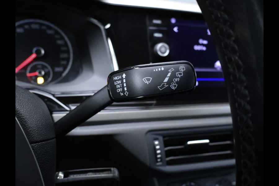 Volkswagen Polo 1.0 TSI Comfortline Sport (APPLE CARPLAY,NAVI,CLIMATE,ADAPTIVE CRUISE,BLACK EDITON,LED,SPORTSTOELEN,NETTE STAAT)