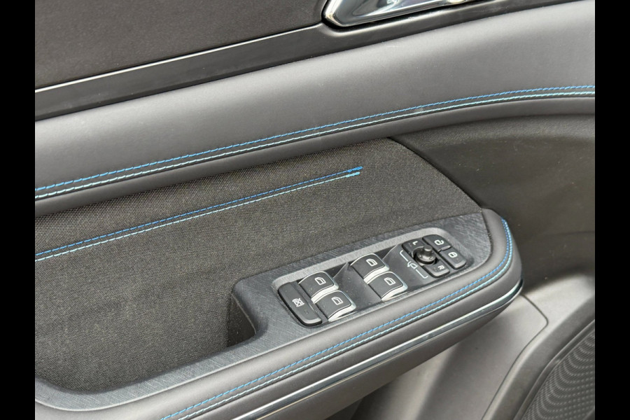 Lynk & Co 01 1.5 Plug-In|360|Black Edition|PANO|CARPLAY