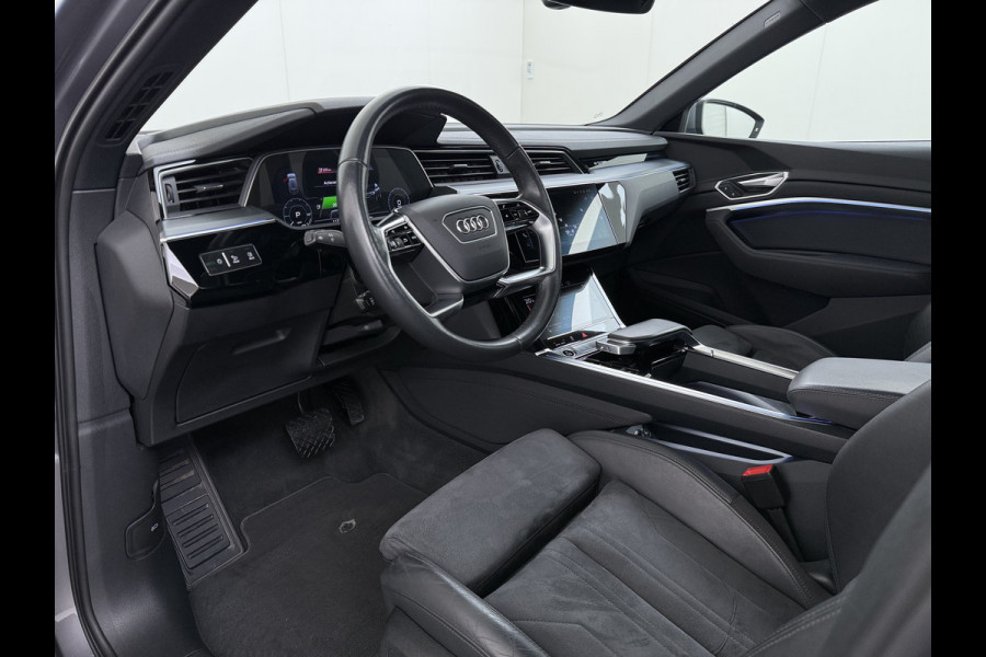 Audi e-tron 55 Quattro Advanced Edition Plus 95kWh Panoramadak Leder/Alcantara Adap.Cruise Camera Apple Carplay Android Auto Navi Ecc SOH 86 Elek.Stoelen+Memory+Verwarmd Elek.Achterklep Lmv 21" Keyless Privacy Glas Led DAB Dealeronderhouden Origineel Nederlandse Auto