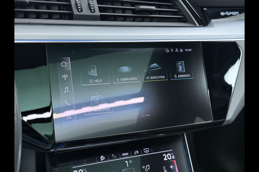 Audi e-tron 55 Quattro Advanced Edition Plus 95kWh Panoramadak Leder/Alcantara Adap.Cruise Camera Apple Carplay Android Auto Navi Ecc SOH 86 Elek.Stoelen+Memory+Verwarmd Elek.Achterklep Lmv 21" Keyless Privacy Glas Led DAB Dealeronderhouden Origineel Nederlandse Auto