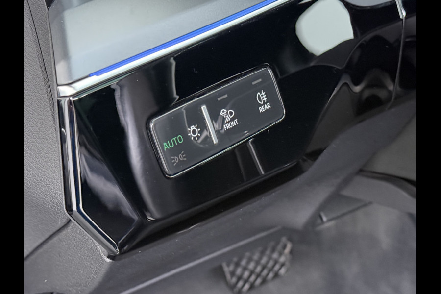 Audi e-tron 55 Quattro Advanced Edition Plus 95kWh Panoramadak Leder/Alcantara Adap.Cruise Camera Apple Carplay Android Auto Navi Ecc SOH 86 Elek.Stoelen+Memory+Verwarmd Elek.Achterklep Lmv 21" Keyless Privacy Glas Led DAB Dealeronderhouden Origineel Nederlandse Auto