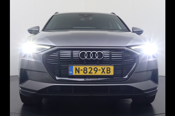 Audi e-tron 55 Quattro Advanced Edition Plus 95kWh Panoramadak Leder/Alcantara Adap.Cruise Camera Apple Carplay Android Auto Navi Ecc SOH 86 Elek.Stoelen+Memory+Verwarmd Elek.Achterklep Lmv 21" Keyless Privacy Glas Led DAB Dealeronderhouden Origineel Nederlandse Auto