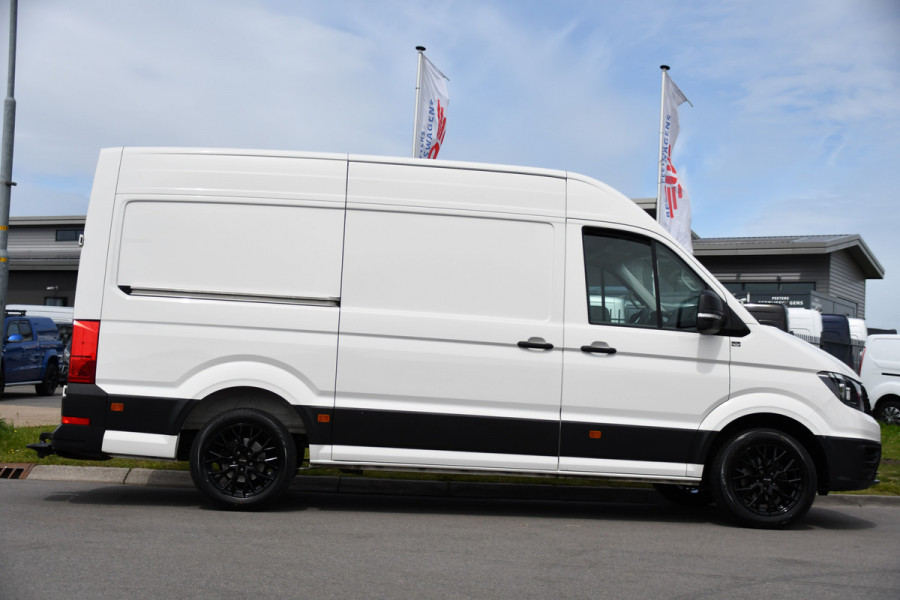 Volkswagen Crafter 35 2.0 TDI L3H3 PB Edition Cruise, Carplay, Sensoren, geveerde stoel, Trekhaak, 140pk, Automaat, Multimedia, Uniek!