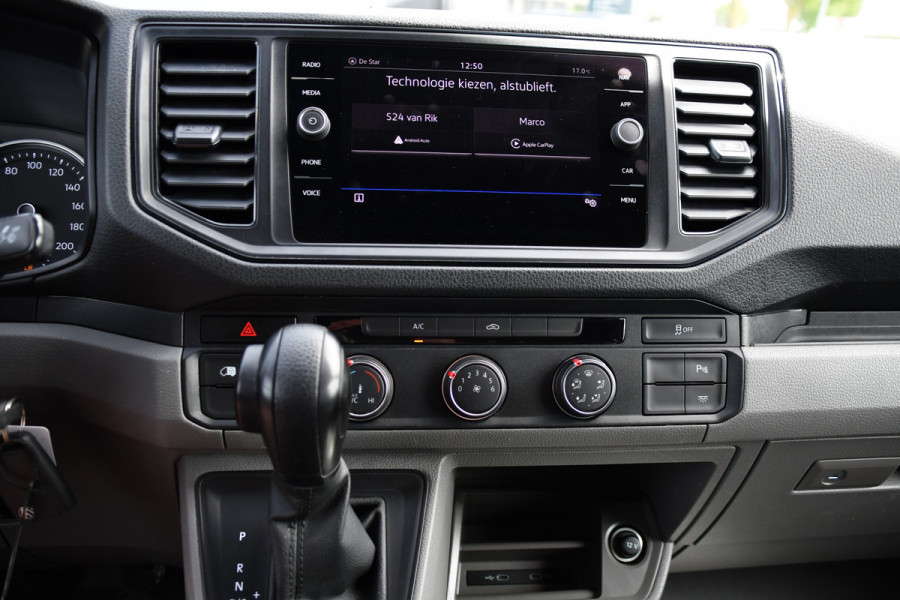 Volkswagen Crafter 35 2.0 TDI L3H3 PB Edition Cruise, Carplay, Sensoren, geveerde stoel, Trekhaak, 140pk, Automaat, Multimedia, Uniek!