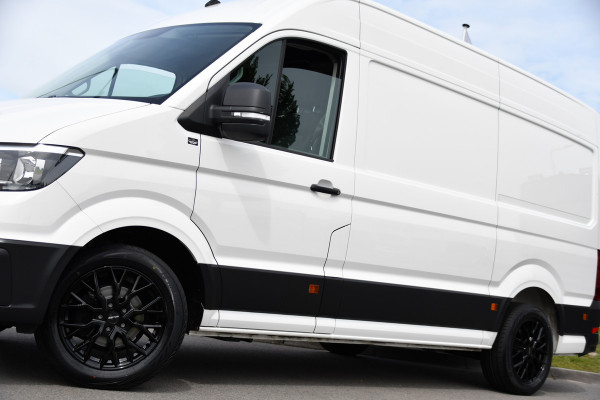 Volkswagen Crafter 35 2.0 TDI L3H3 PB Edition Cruise, Carplay, Sensoren, geveerde stoel, Trekhaak, 140pk, Automaat, Multimedia, Uniek!
