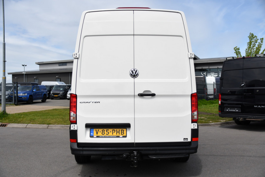 Volkswagen Crafter 35 2.0 TDI L3H3 PB Edition Cruise, Carplay, Sensoren, geveerde stoel, Trekhaak, 140pk, Automaat, Multimedia, Uniek!