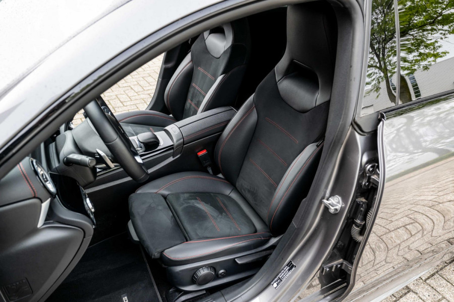 Mercedes-Benz CLA-Klasse 200 AMG Line Multibeam Sfeerverlicht. Orig NL Auto