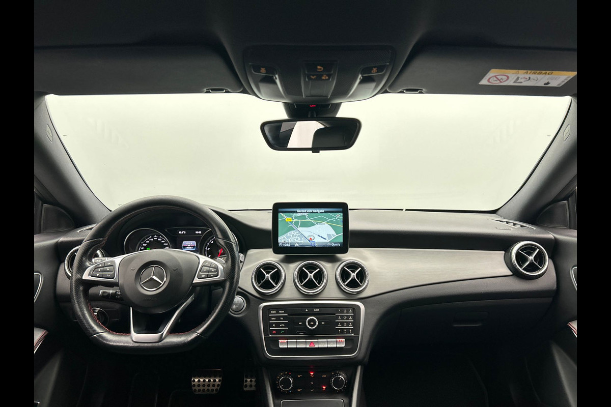 Mercedes-Benz CLA-Klasse 180 Business Solution AMG | Trekhaak | Camera | LED | Alcantara/Leder | Origineel NL