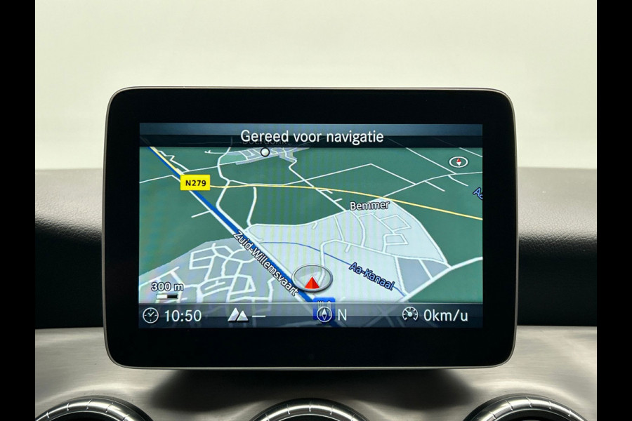 Mercedes-Benz CLA-Klasse 180 Business Solution AMG | Trekhaak | Camera | LED | Alcantara/Leder | Origineel NL