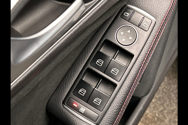 Mercedes-Benz CLA-Klasse 180 Business Solution AMG | Trekhaak | Camera | LED | Alcantara/Leder | Origineel NL