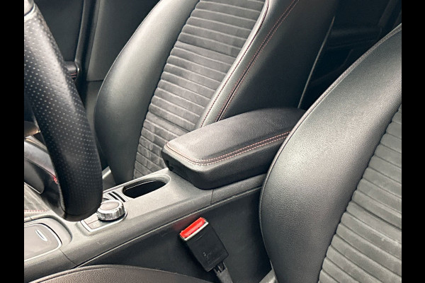 Mercedes-Benz CLA-Klasse 180 Business Solution AMG | Trekhaak | Camera | LED | Alcantara/Leder | Origineel NL