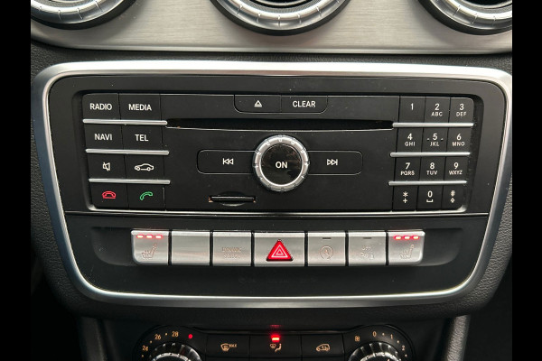 Mercedes-Benz CLA-Klasse 180 Business Solution AMG | Trekhaak | Camera | LED | Alcantara/Leder | Origineel NL