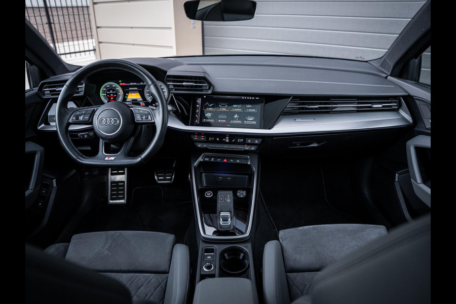 Audi A3 Sportback 40 TFSI e Business edition - S-Line l Pano l RS-Seat l B&O l 19'' l Trekhaak