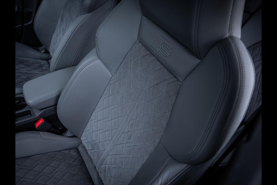 Audi A3 Sportback 40 TFSI e Business edition - S-Line l Pano l RS-Seat l B&O l 19'' l Trekhaak