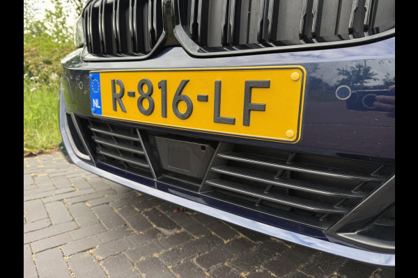 BMW 3 Serie Touring 320e | Nieuw Model | Camera | Zwarte Hemel | NL-Auto | Cruise control adaptief met Stop&Go |