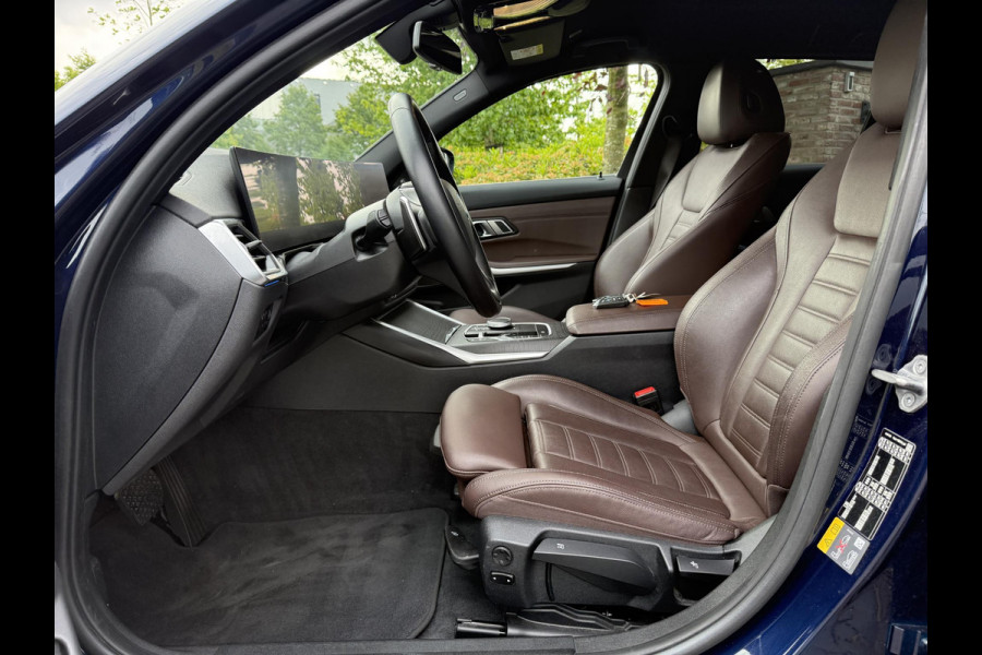 BMW 3 Serie Touring 320e | Nieuw Model | Camera | Zwarte Hemel | NL-Auto | Cruise control adaptief met Stop&Go |