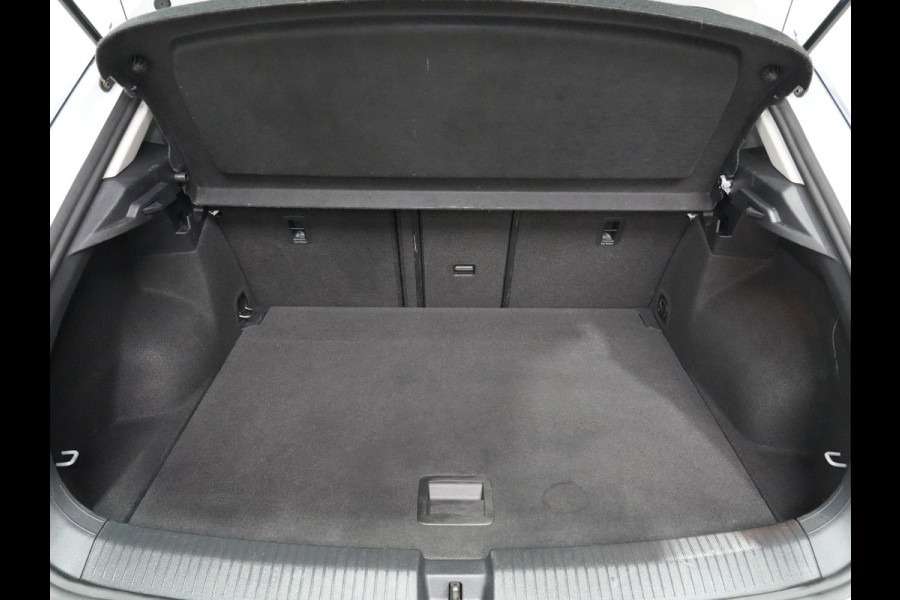 Volkswagen T-Roc 1.0 TSI Style | Trekhaak | Panorama | Full-LED | Navi